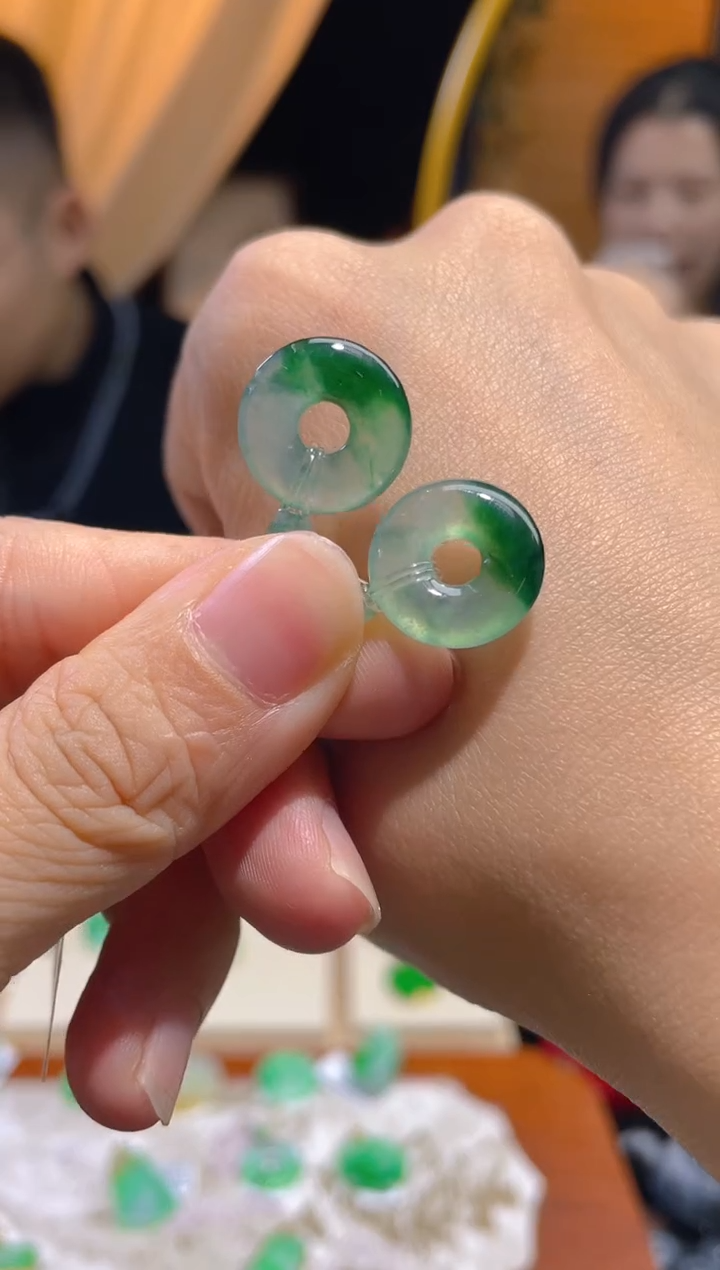 【闪购商品】翡翠颈饰未镶嵌假一赔三 配耳包