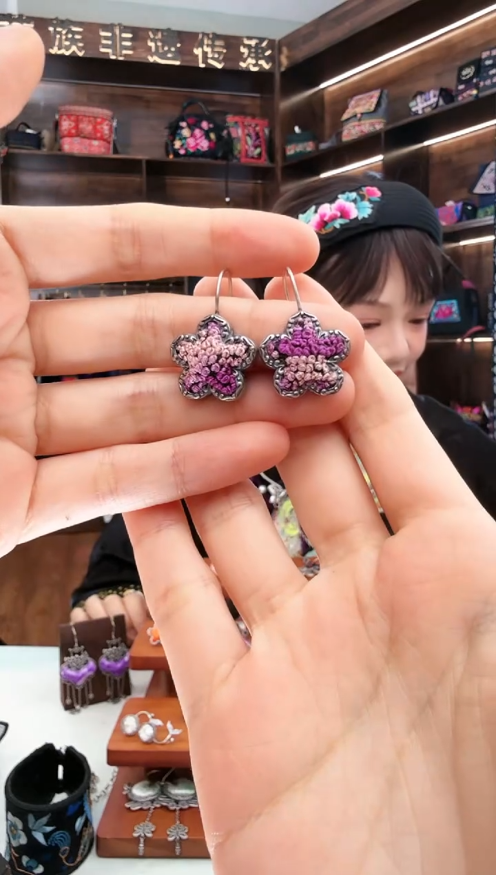 【闪购商品】织绣55蚩梦苗族古绣