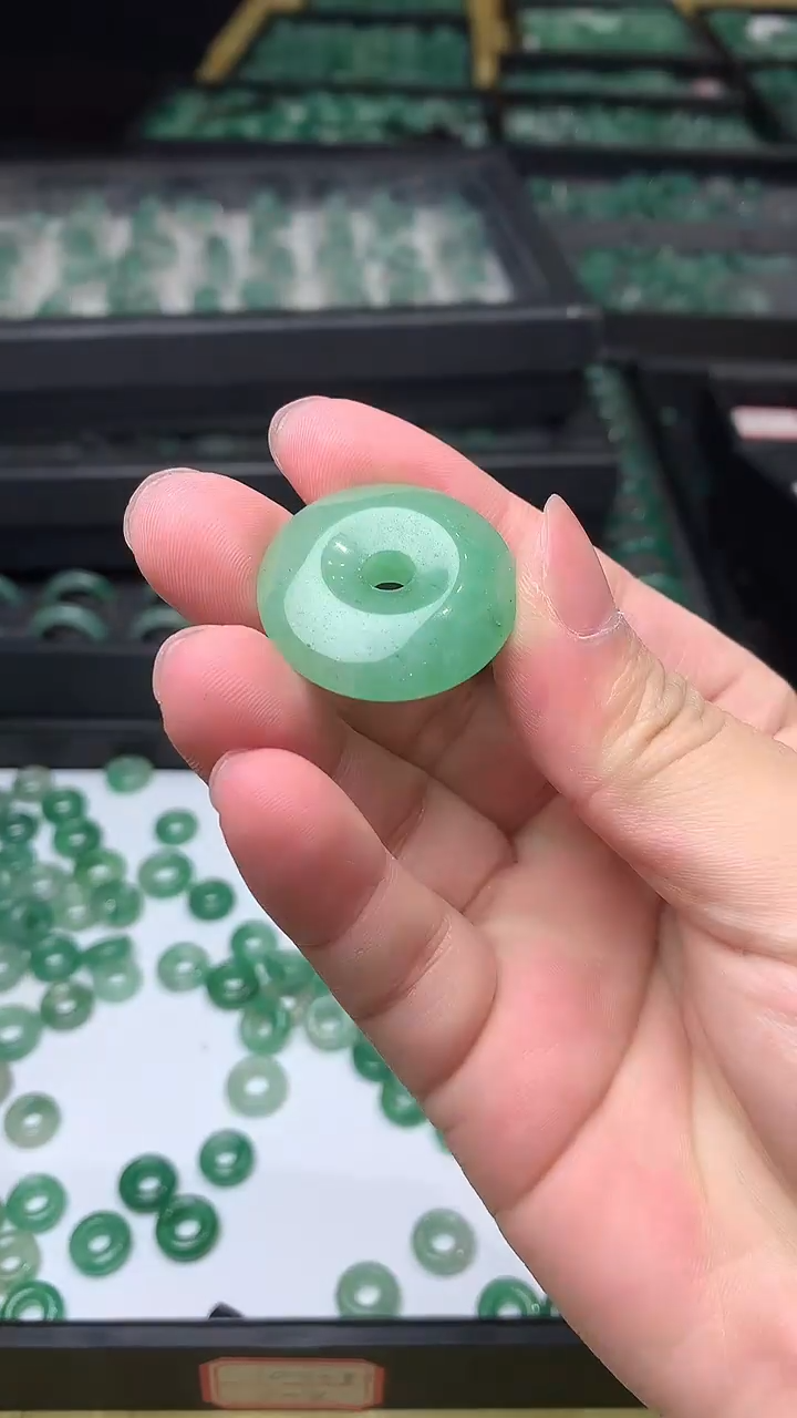 【闪购商品】石英质玉颈饰未镶嵌平安扣