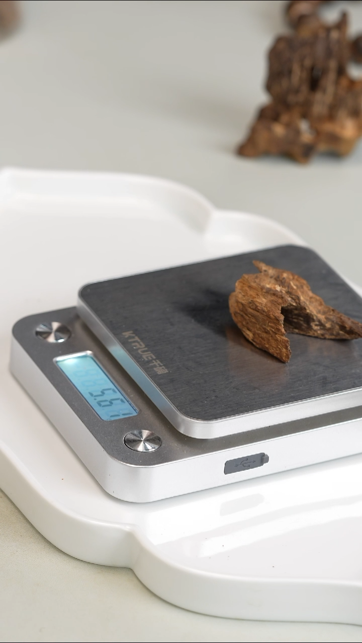 沉香沉香碎屑越南北部料5.6g