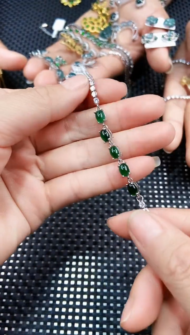 【闪购商品】翡翠手链未镶嵌111111111