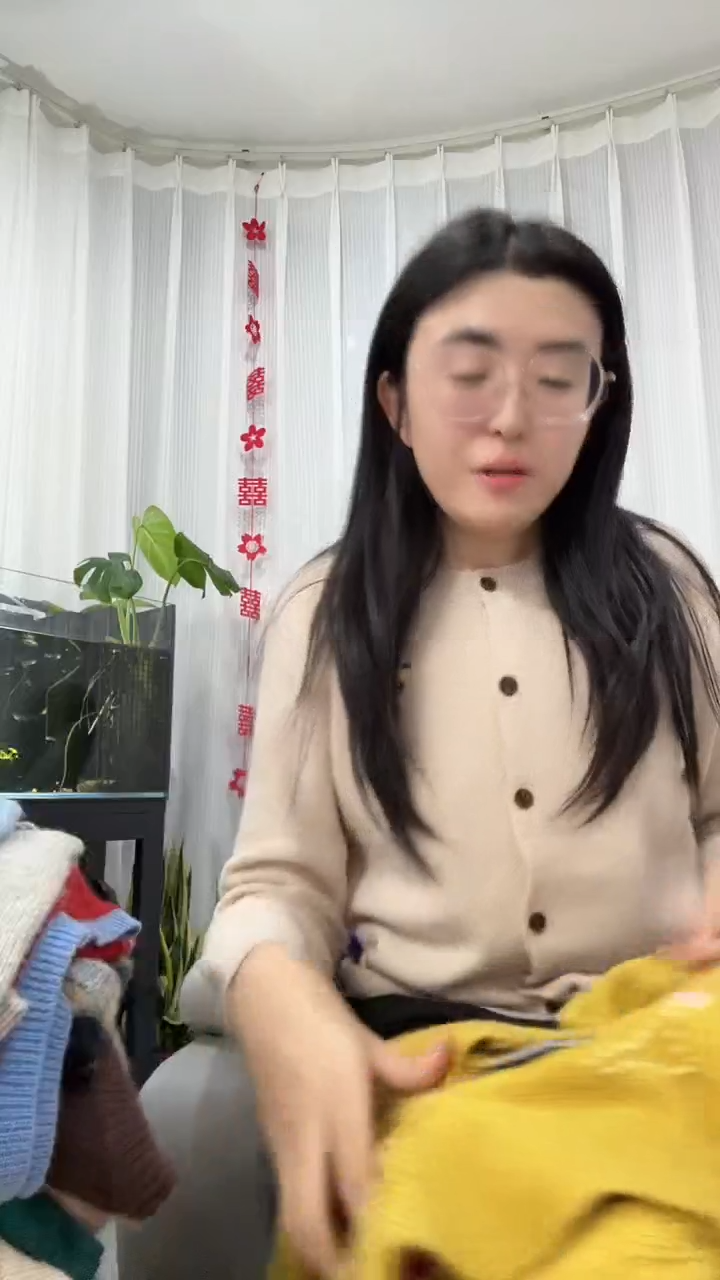 钰*儿8762 绣花米色开衫 均码