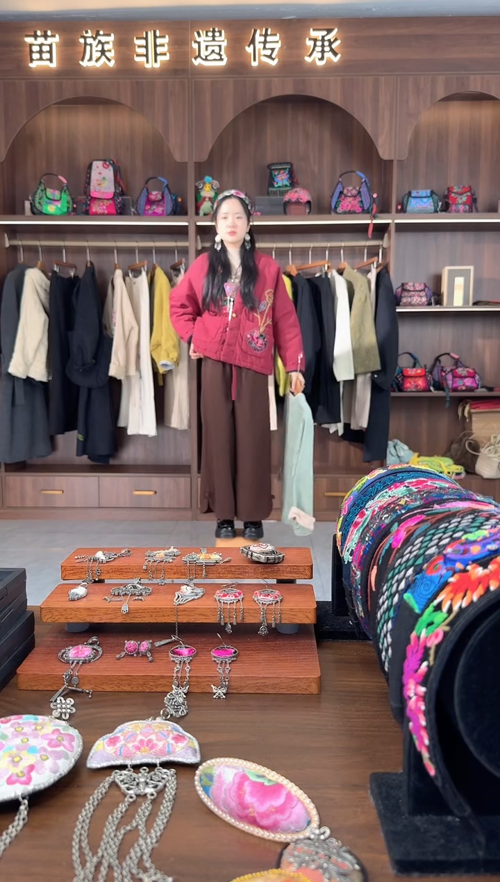 刺绣扶光苗绣传承L23