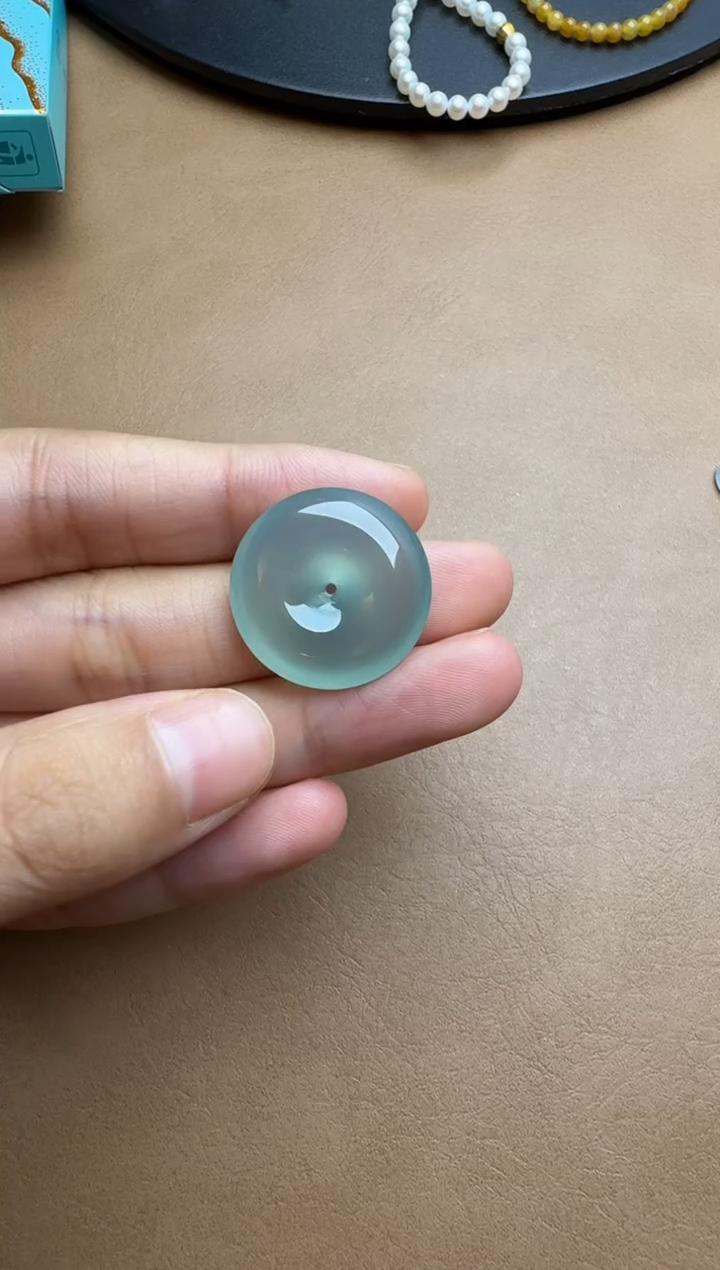 【闪购商品】翡翠颈饰未镶嵌扣子，尺寸21.7*5.7