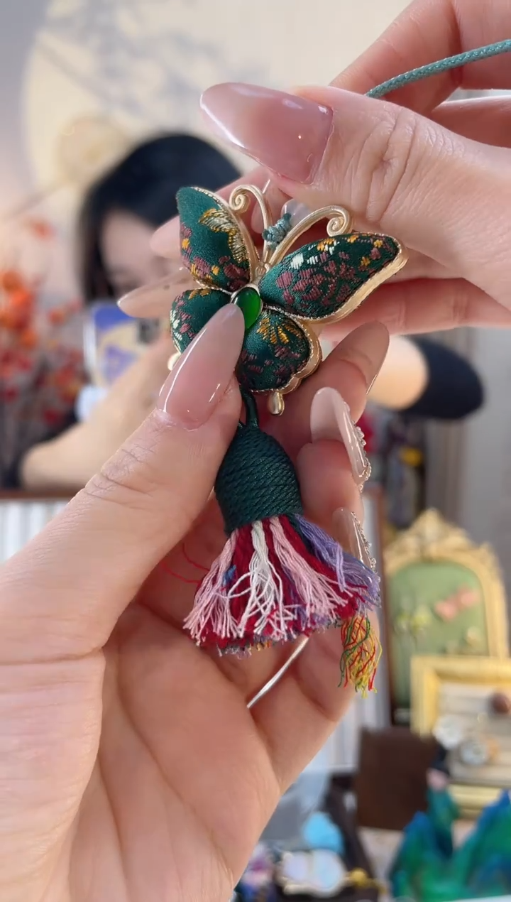 铜合金无铜合金无绿色蝴蝶项链