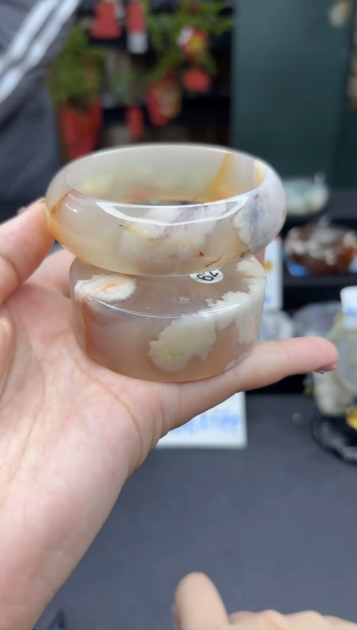 【闪购商品】石英质玉手镯未镶嵌192（63圈赠送镯心）