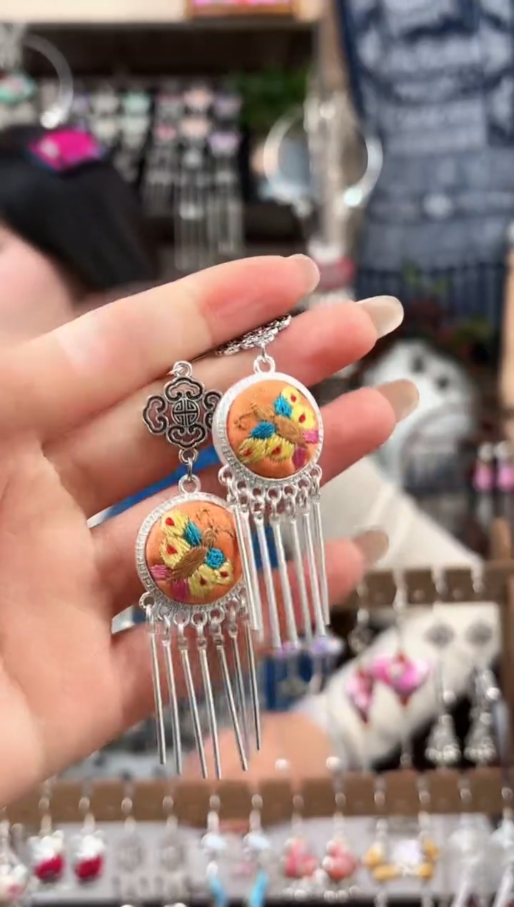 织绣民族风非遗老绣饰品238