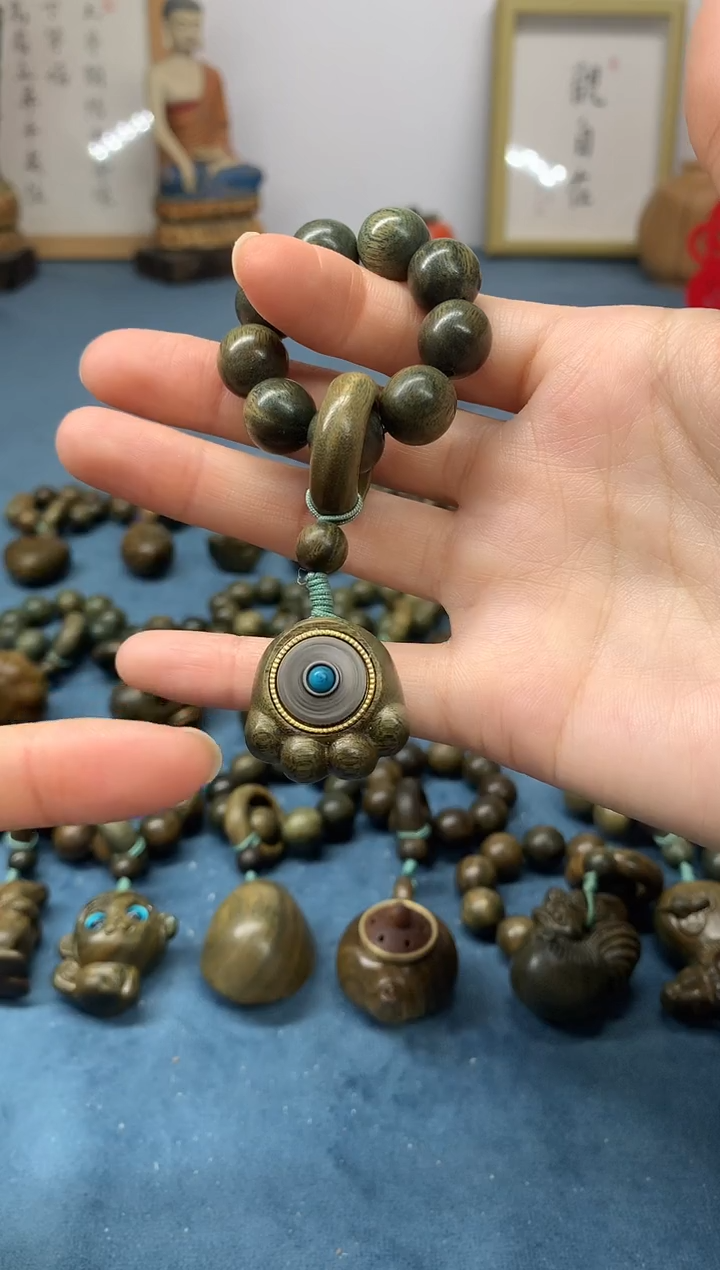 【闪购商品】维腊木（绿檀）把件猫爪转转 盘玩件