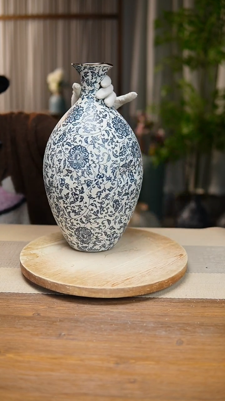 【闪购商品】陶瓷 花器青花瓷缠枝莲保龄球瓶