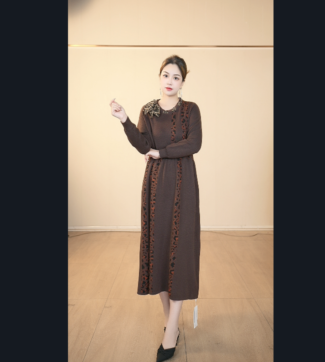 【嘉施兰格】1802爆款丝巾拼接连衣裙2025中长款纯色长袖裙子冬上新