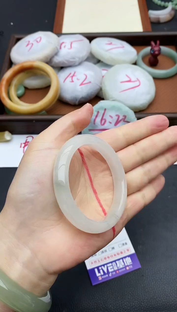 未镶嵌手镯石英质玉143+52.6