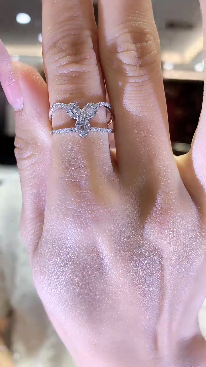 【闪购商品】钻石戒指18K金镶嵌钻石戒指