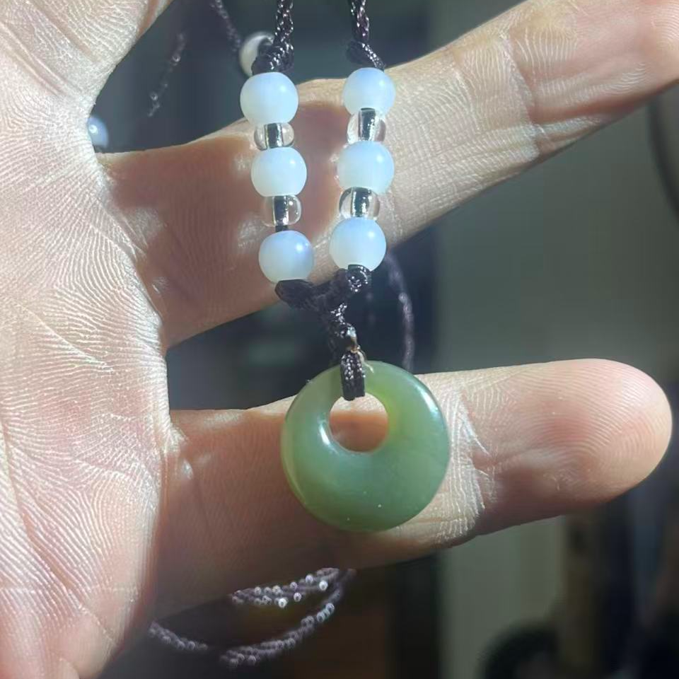 特价 和田玉 月牙扣吊坠