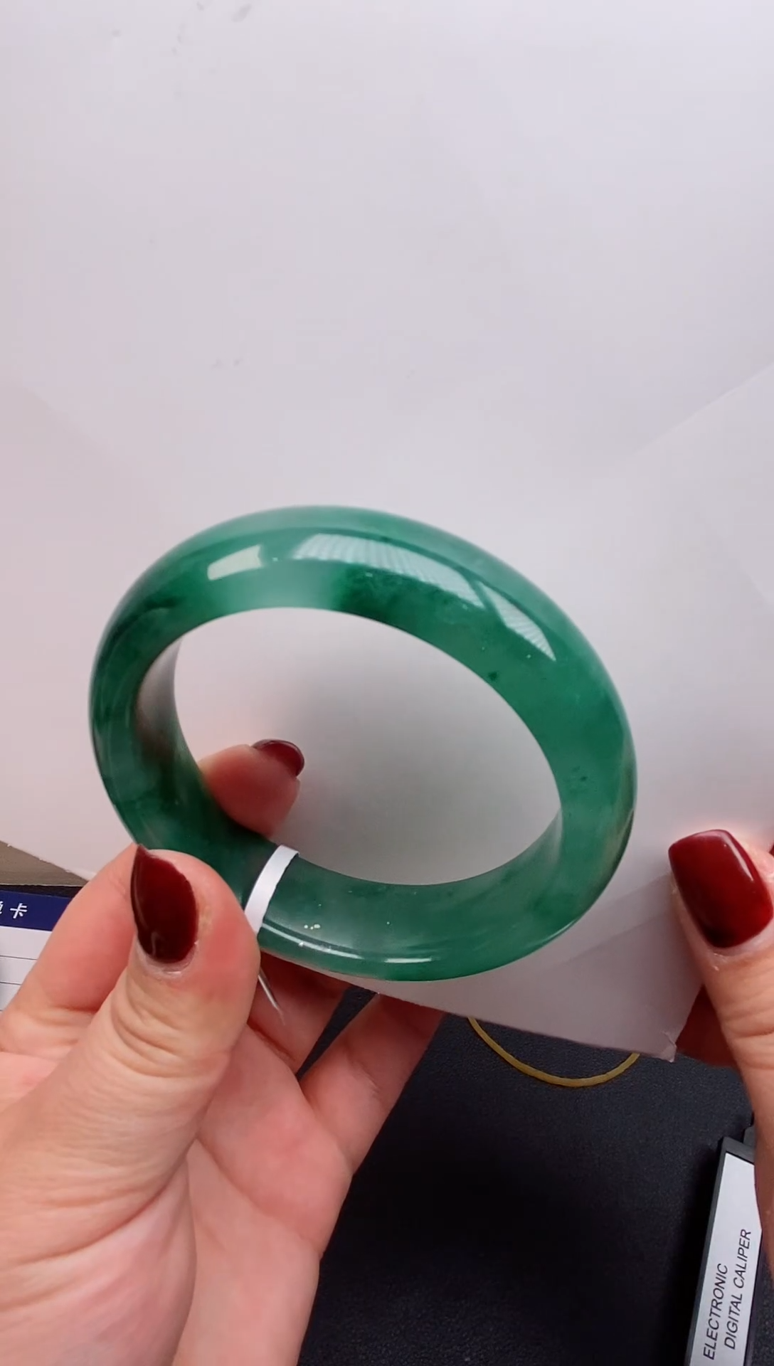 【闪购商品】石英质玉手镯未镶嵌45