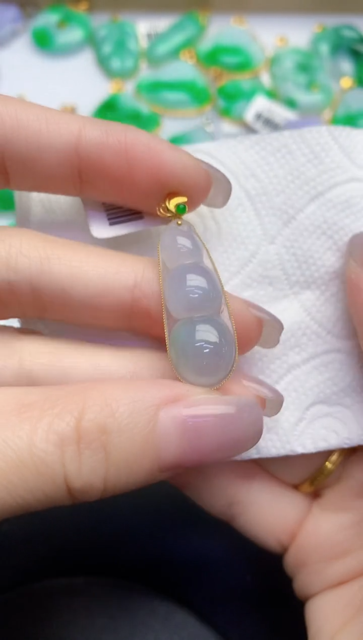 颈饰18K金镶嵌翡翠缅甸天然翡翠A货