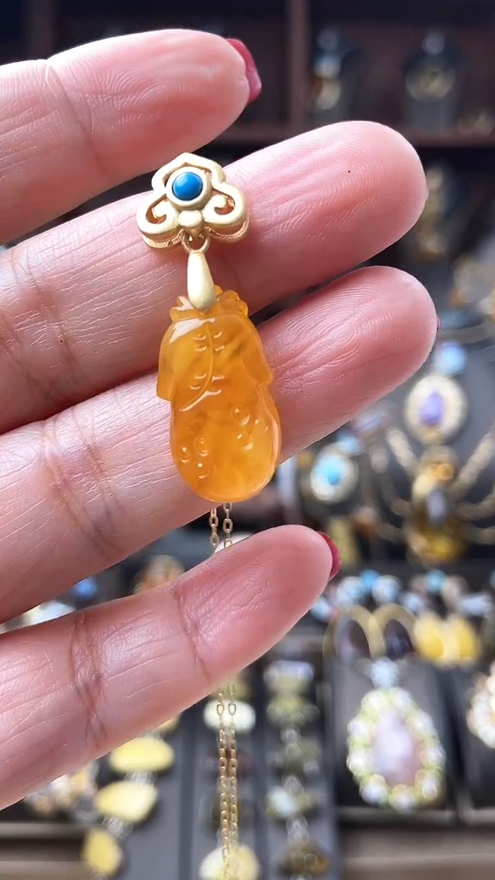 【闪购商品】琥珀颈饰银S925镶嵌吊坠