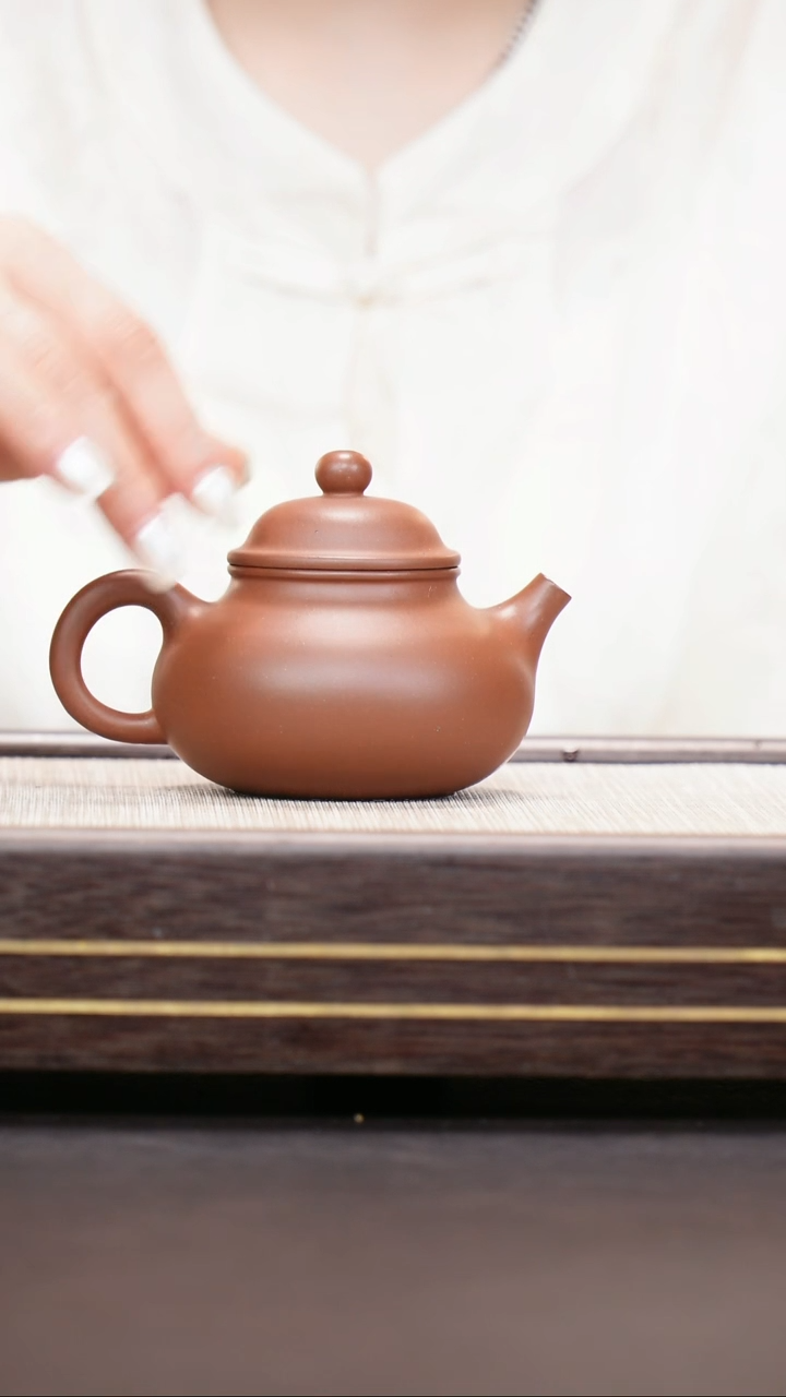 茶壶紫砂紫泥  容天