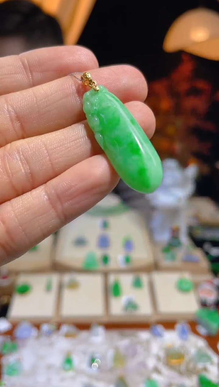 【闪购商品】翡翠颈饰18K金镶嵌假一赔三