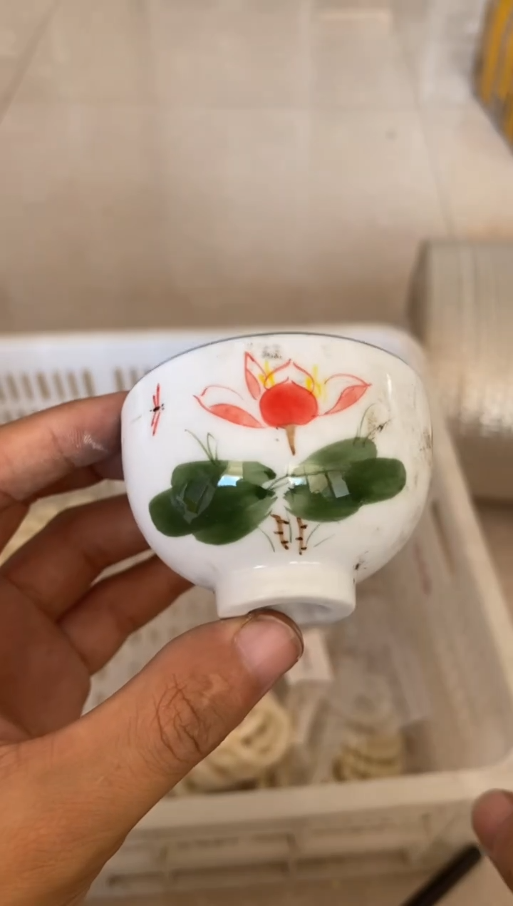 杯摄影的产品有使用过的痕迹有点脏介意勿拍