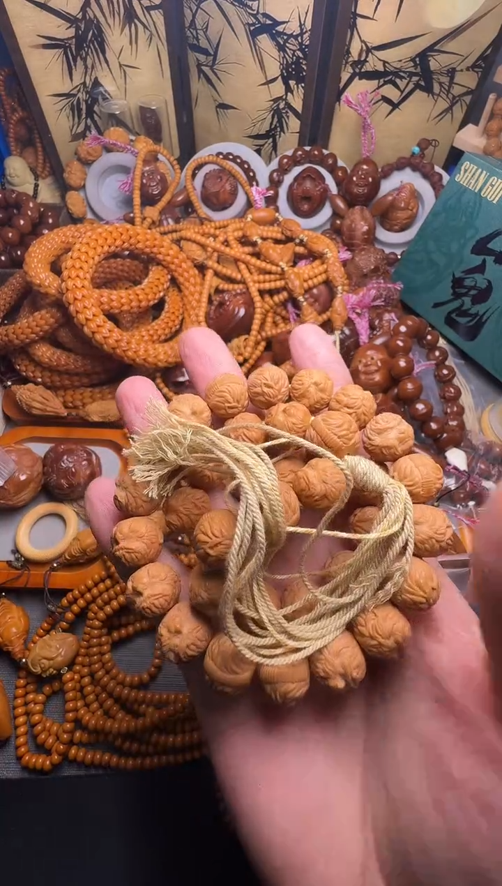 手串橄榄核猴头大圣一个