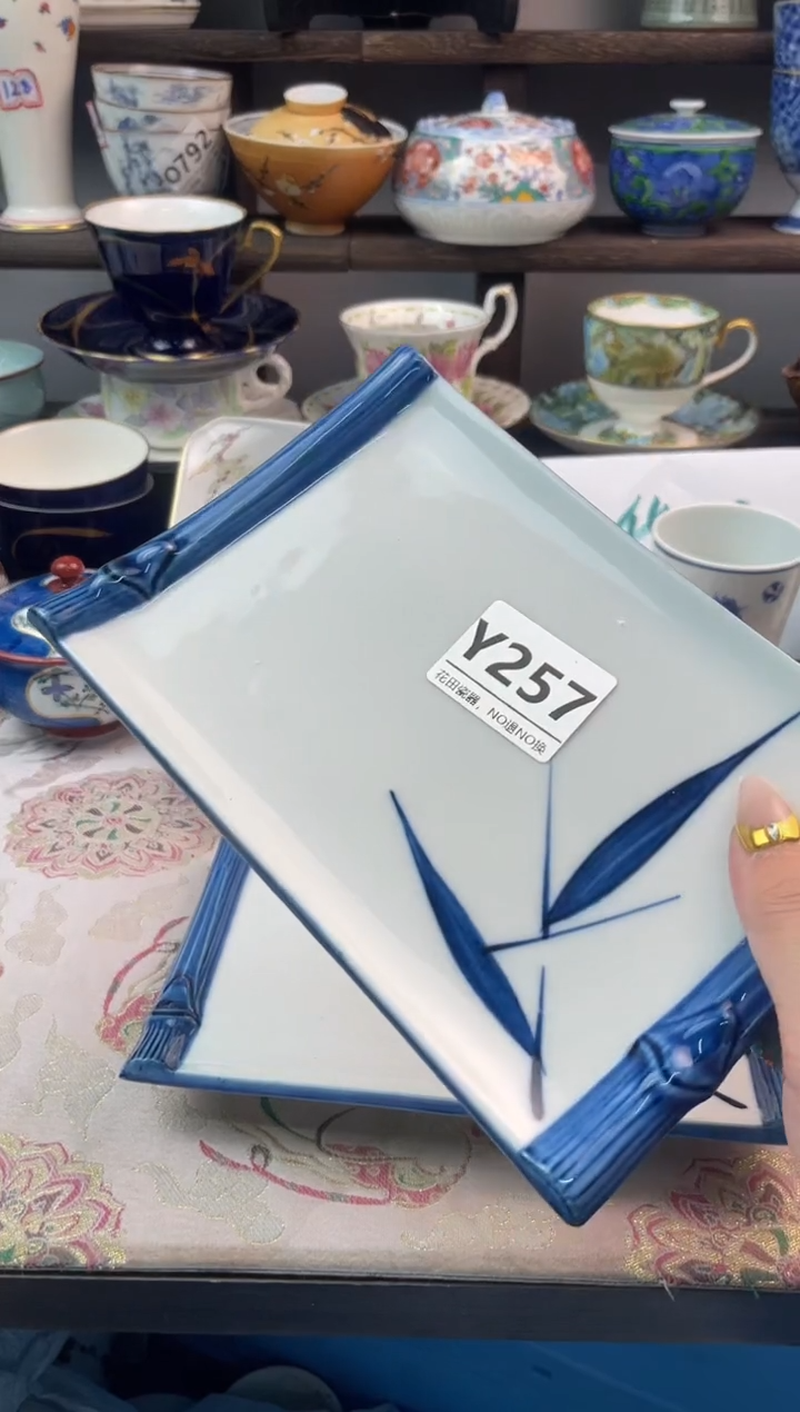 瓷片@***忙Y257不退不换.感谢理解