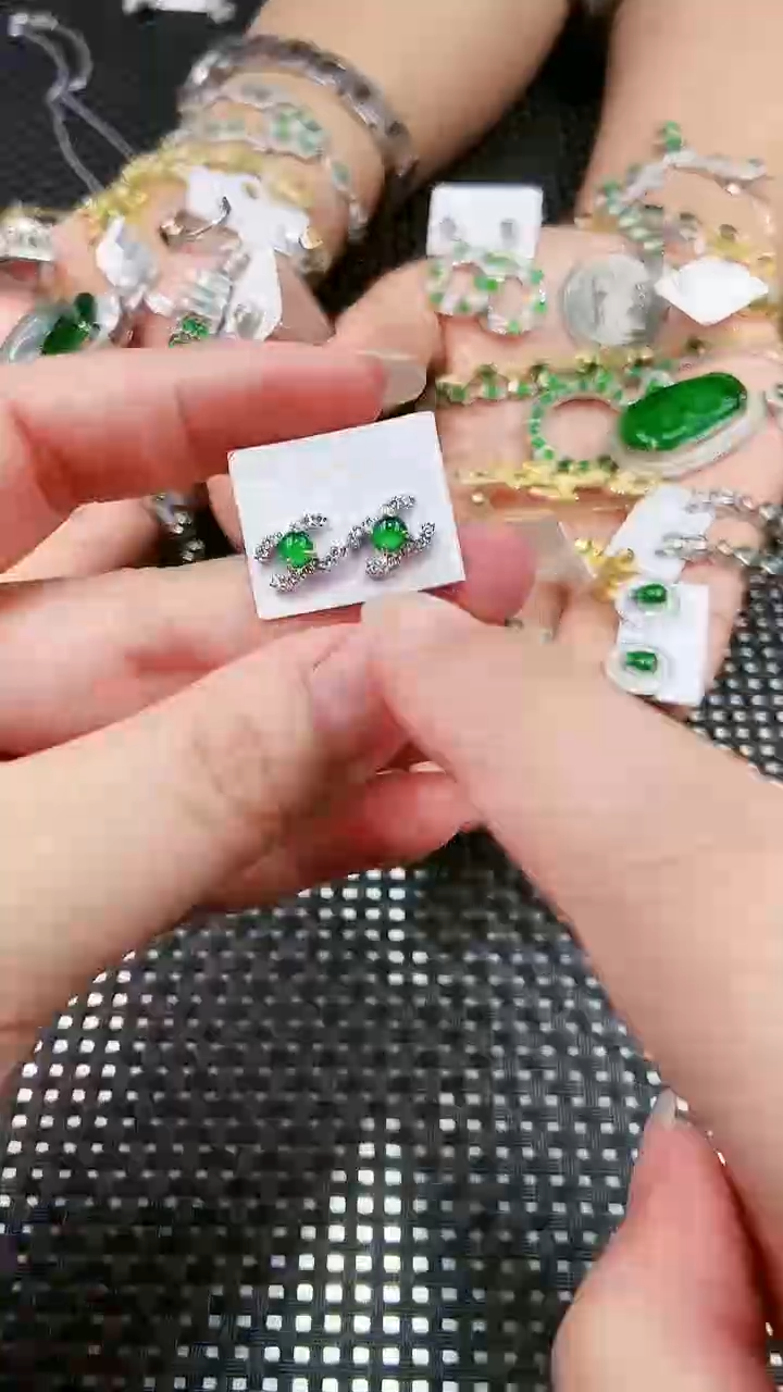 【闪购商品】翡翠耳饰未镶嵌11111111