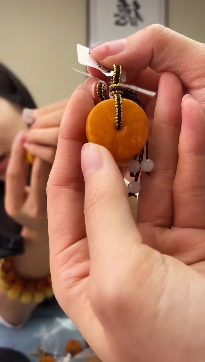 琥珀未镶嵌珠宝奇石T0假一罚十，多样性发一件