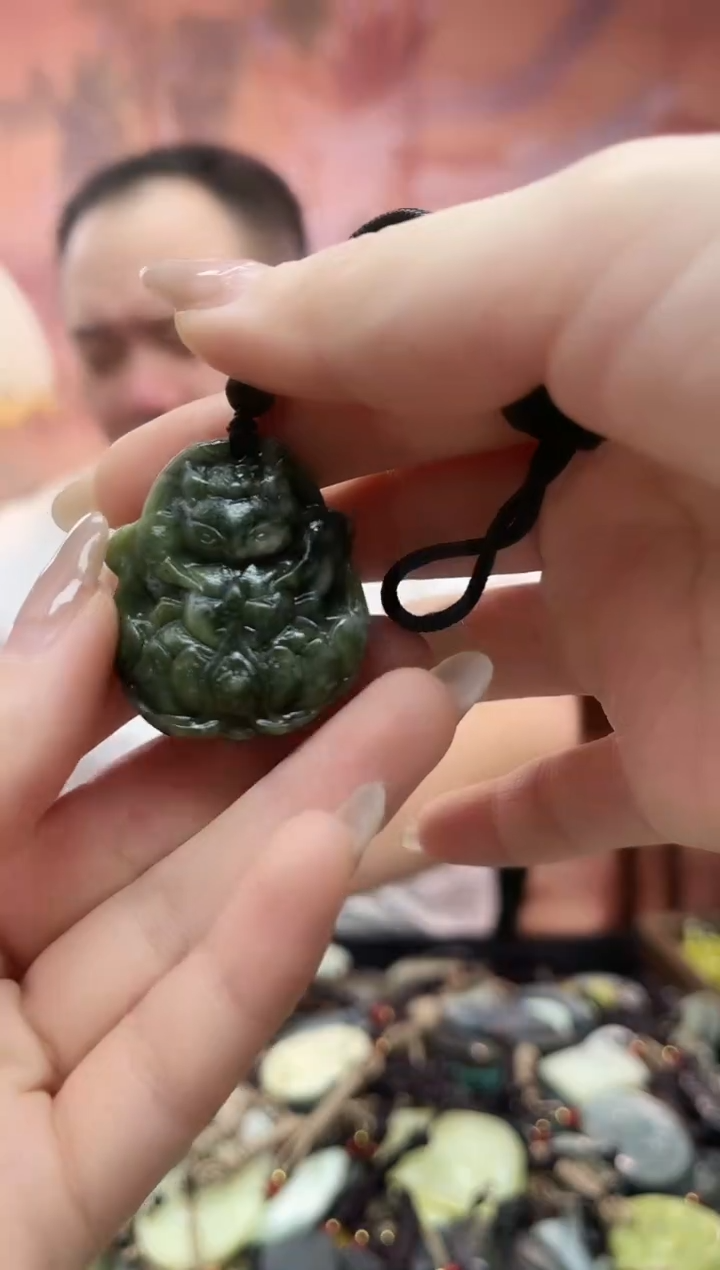 未镶嵌岫玉吊坠·