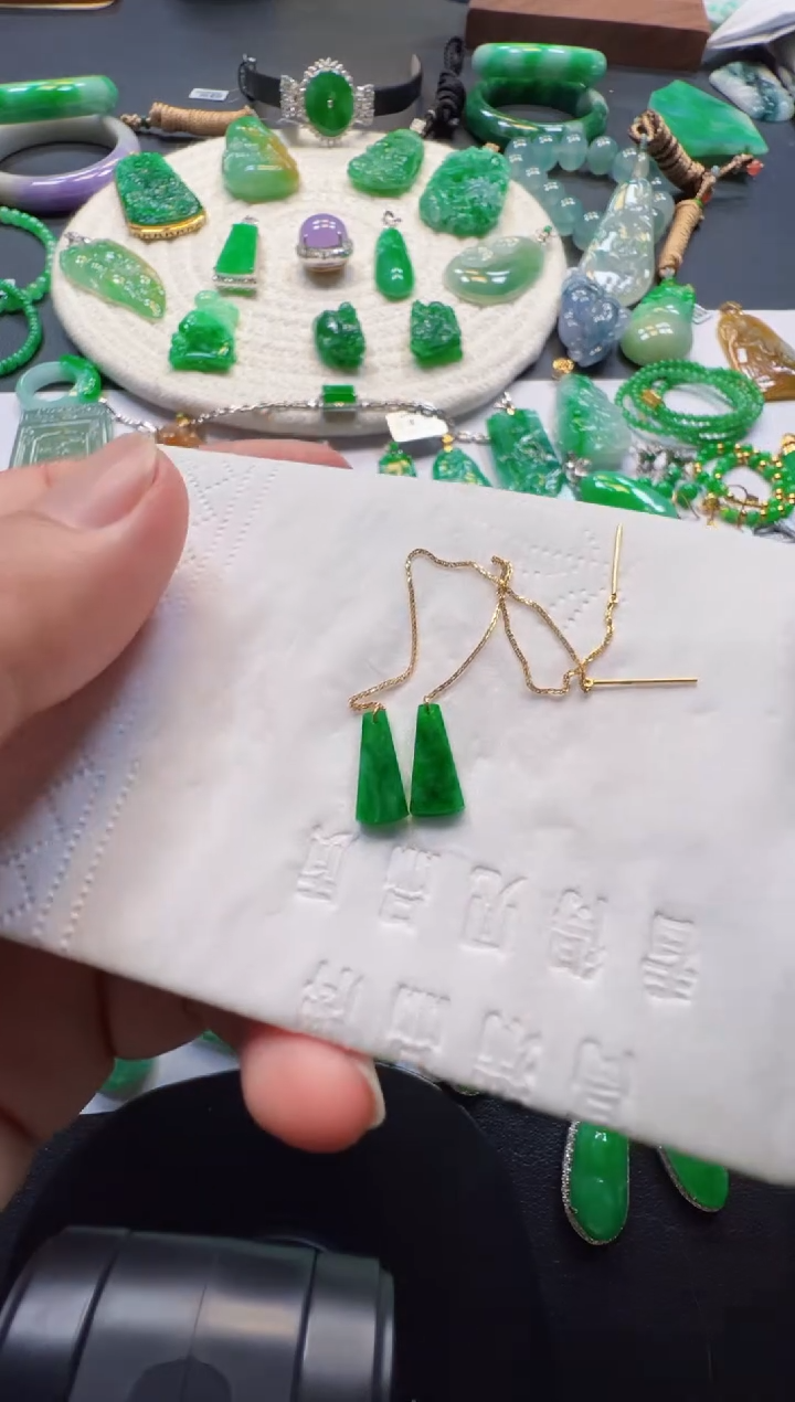 翡翠18K金镶嵌耳饰480
