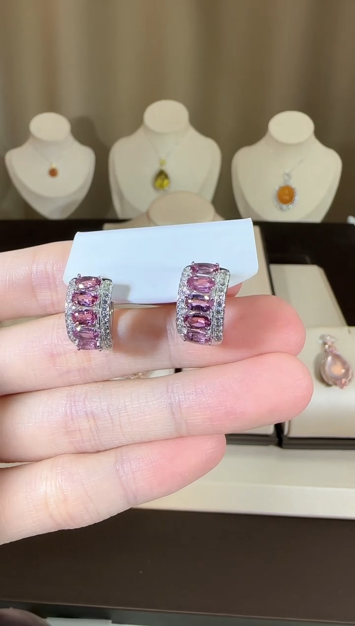 【闪购商品】石榴石耳饰银S925镶嵌耳扣8mm