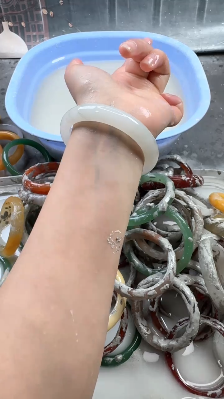 【闪购商品】石英质玉手镯未镶嵌73