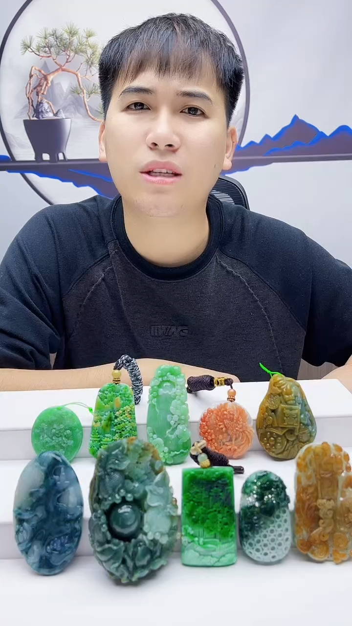 未镶嵌定制翡翠一****腿毛货挂件65