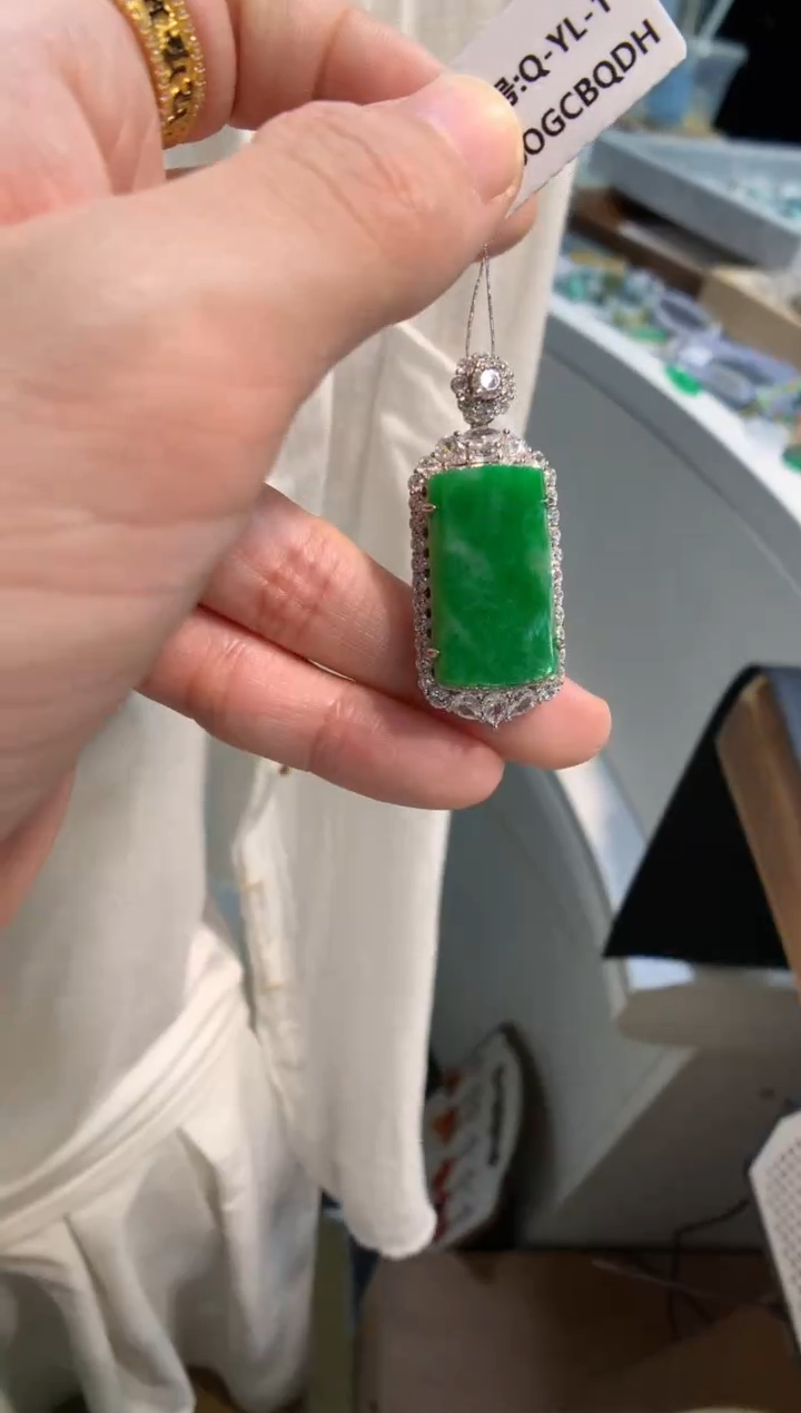 颈饰银S925镶嵌翡翠无事牌