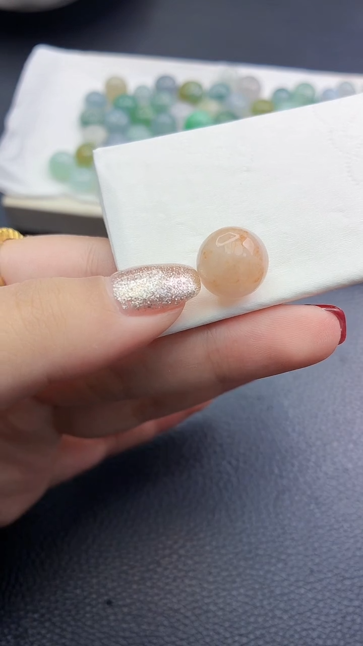 未镶嵌定制翡翠嘟****脚珠子