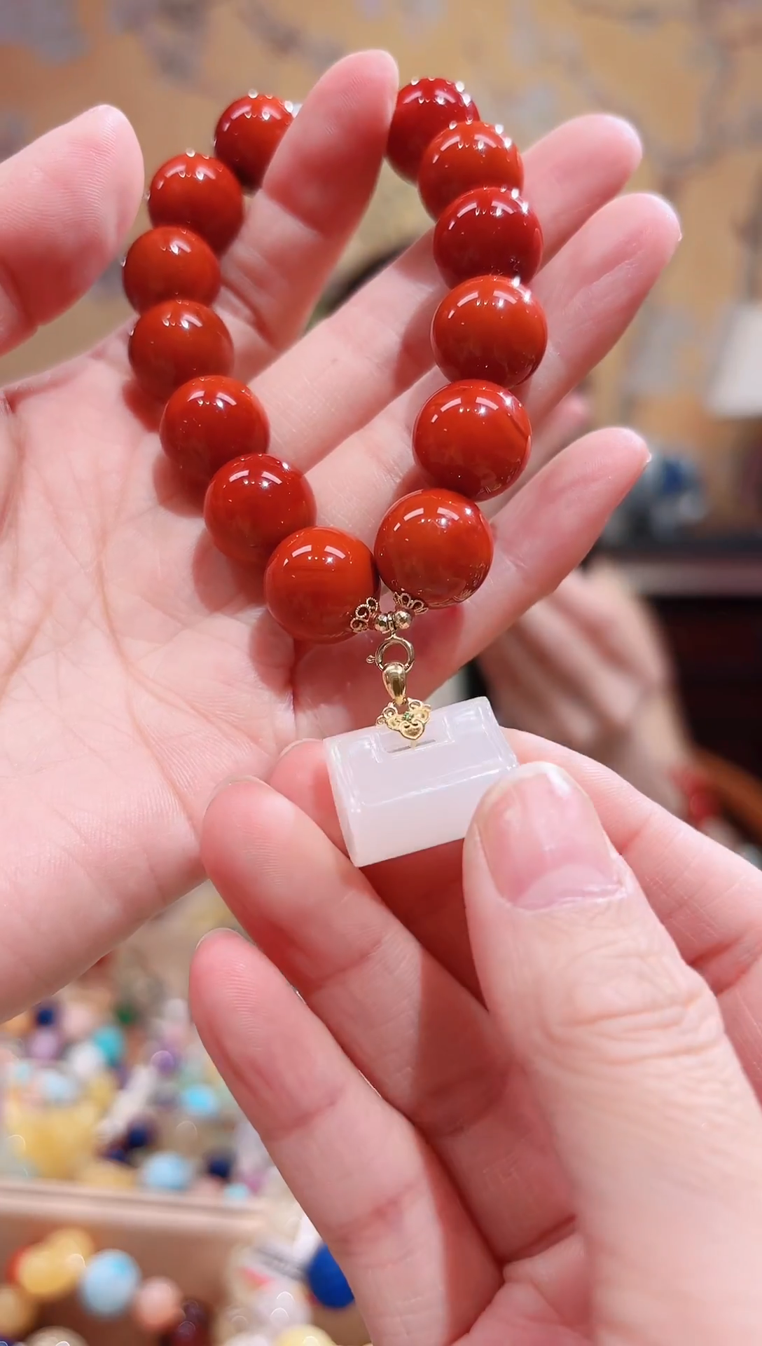 18K金镶嵌手串南红玛瑙南红设计款