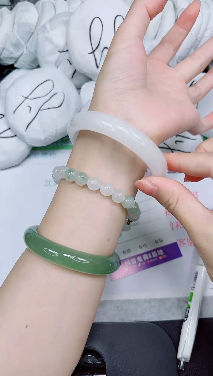 石英质玉手镯未镶嵌363-58