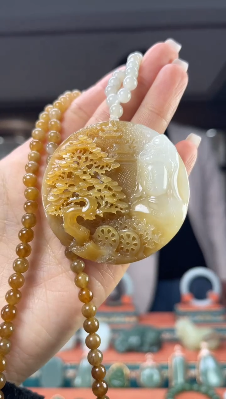 颈饰未镶嵌和田玉佩佩