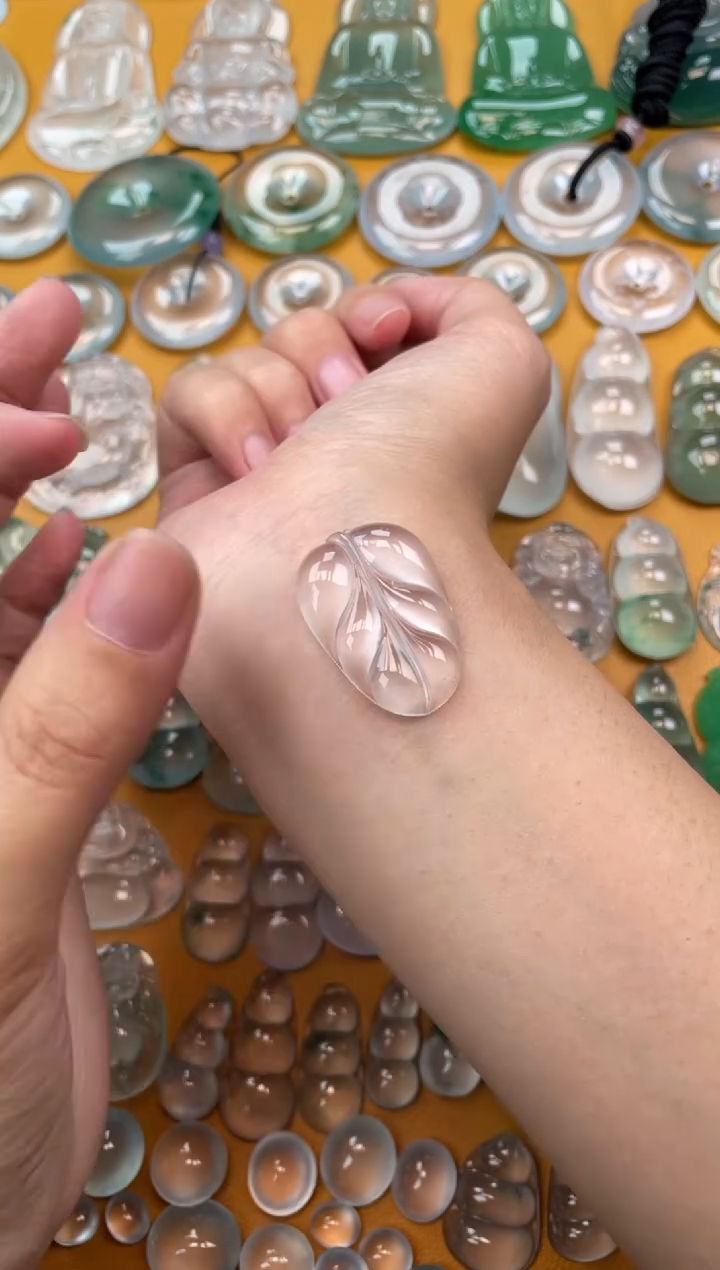 翡翠未镶嵌吊坠(不含链)叶子