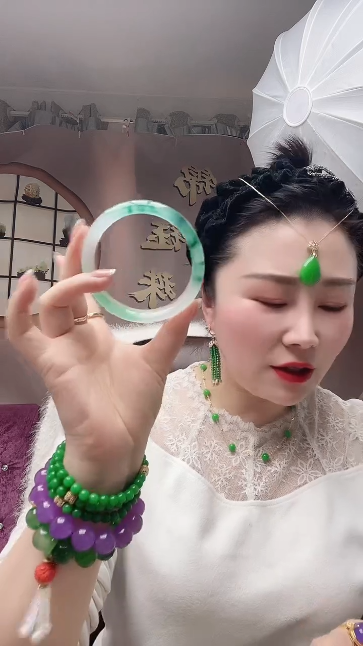 【闪购商品】翡翠手镯未镶嵌64圈口