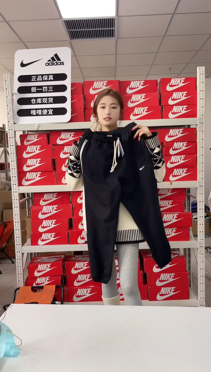 编码闪购尺码xl   Nike/耐克卫衣卫裤以直播间过款为主