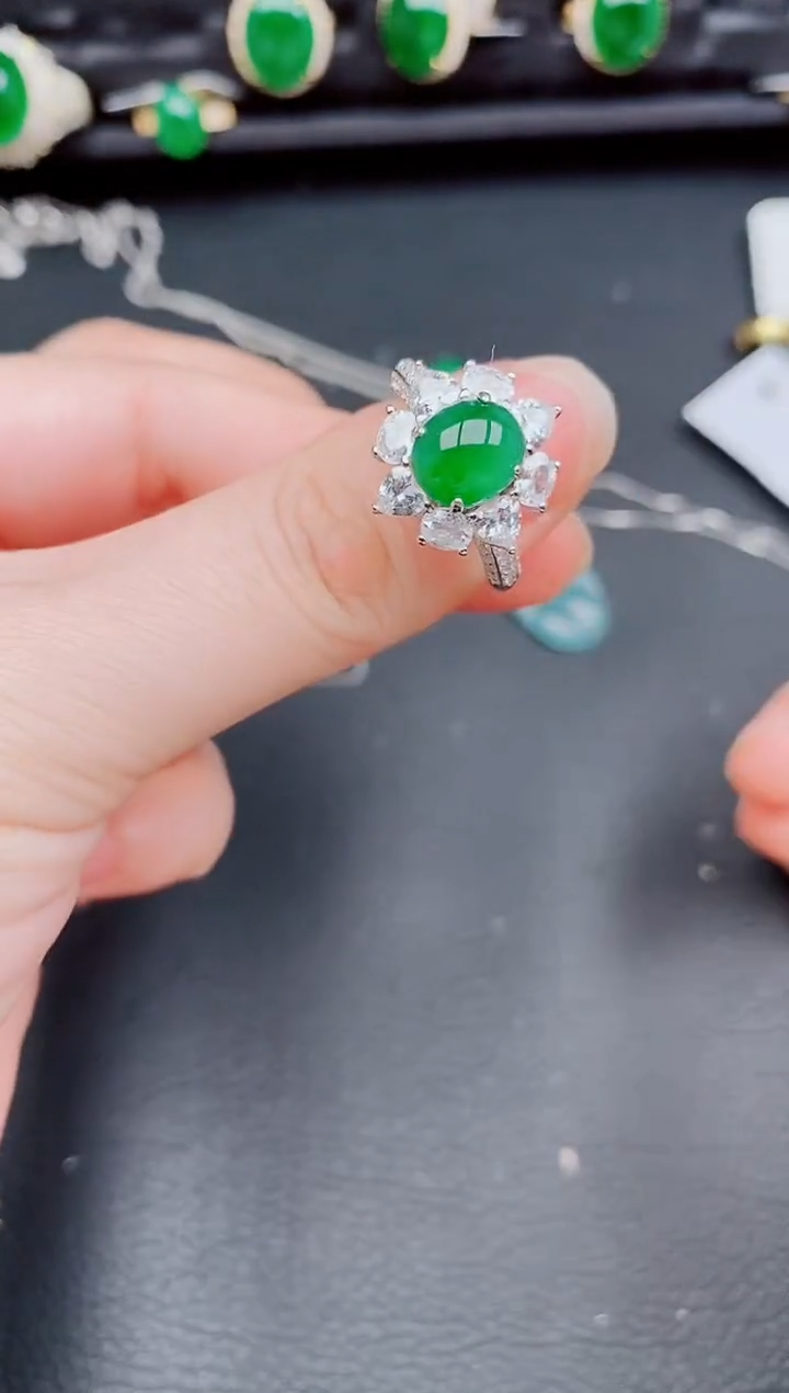 【闪购商品】翡翠戒指银S925镶嵌天然a货翡翠404