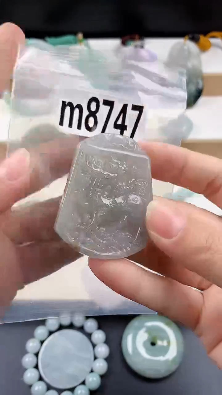 颈饰未镶嵌翡翠天然翡翠吊坠挂件