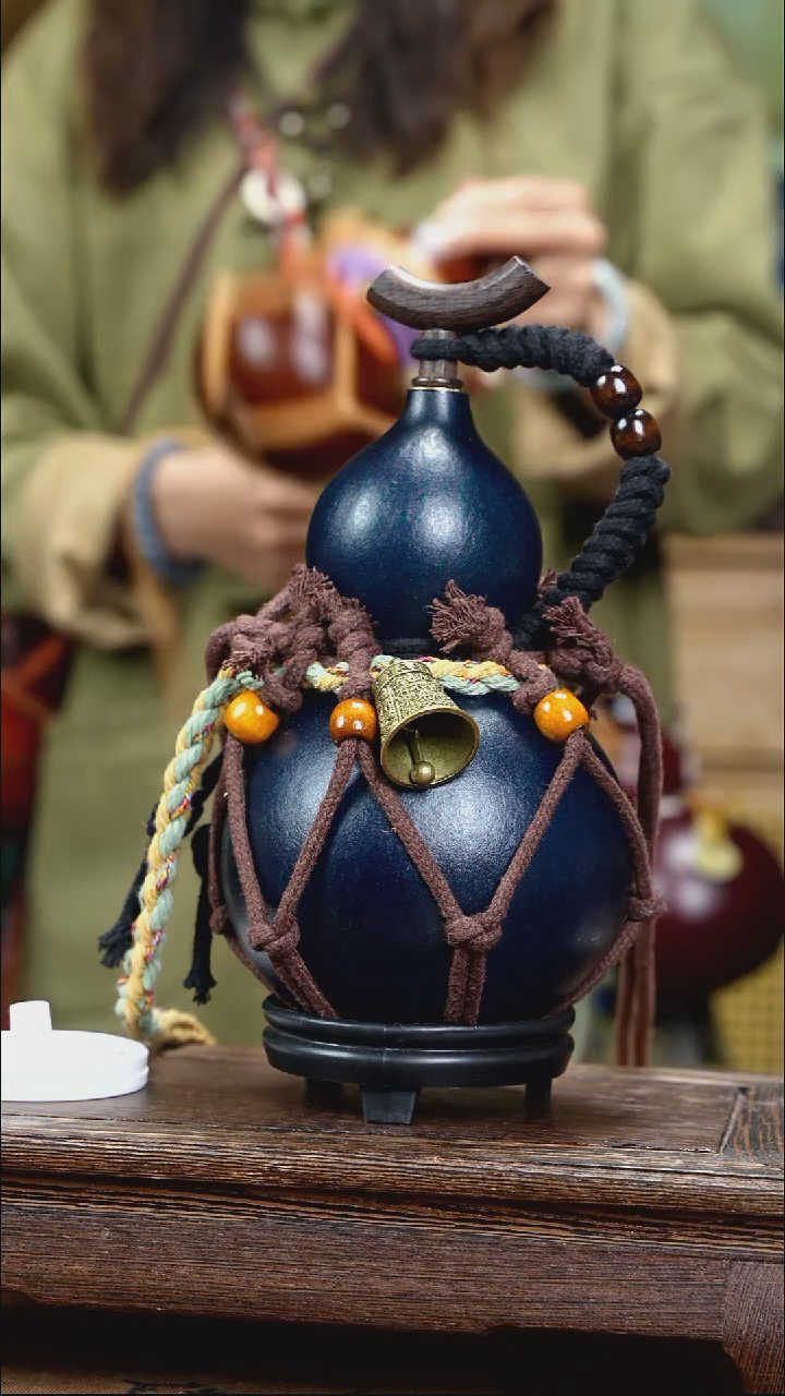 YB031复古网兜款天然酒葫芦（一物一拍）