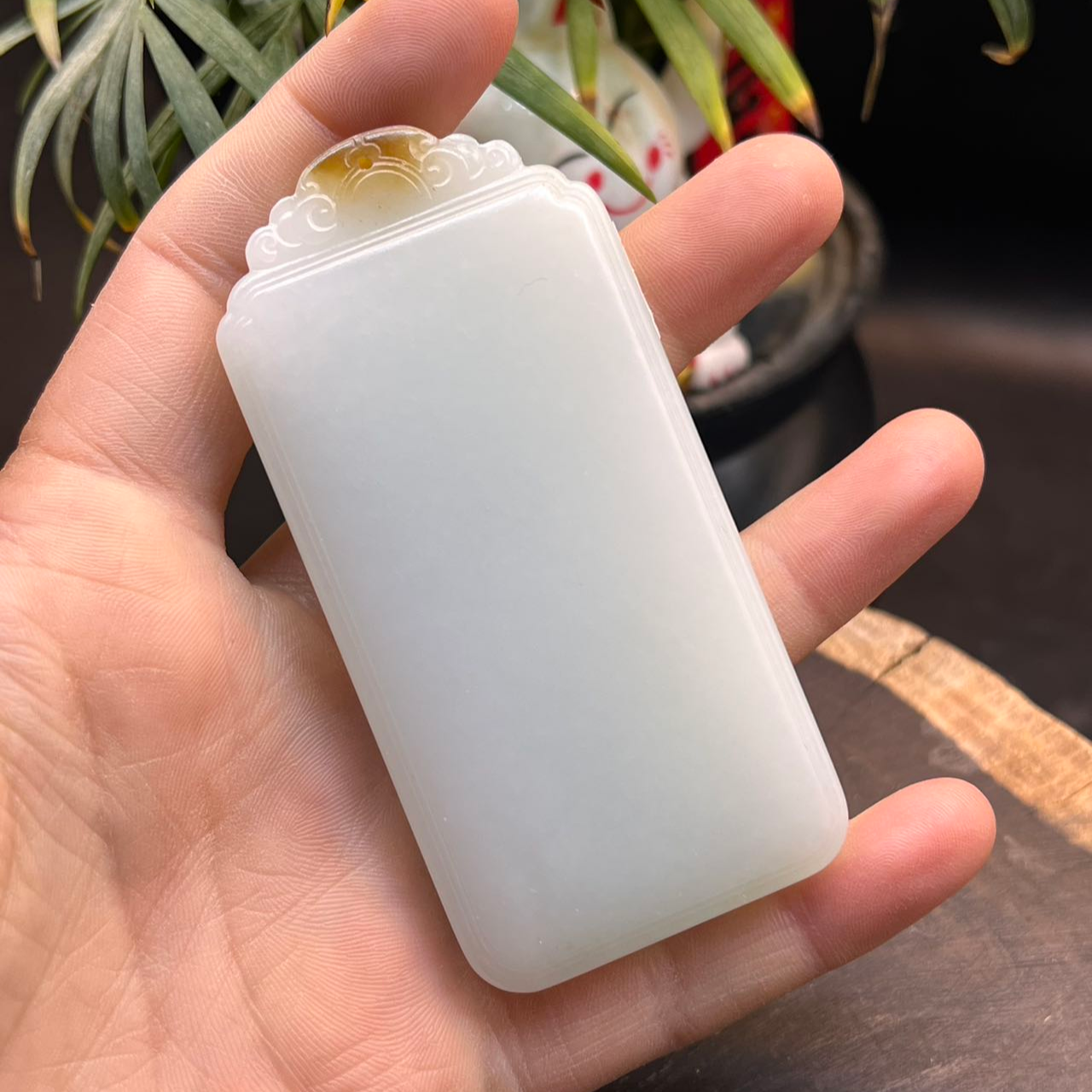 新疆和田玉金山糖白无事牌