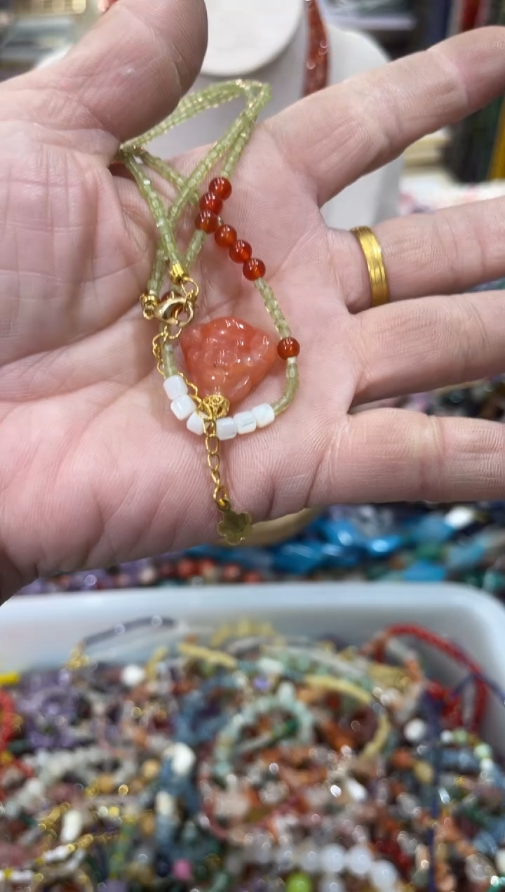 未镶嵌玛瑙/玉髓珠宝半成品想**吧一条