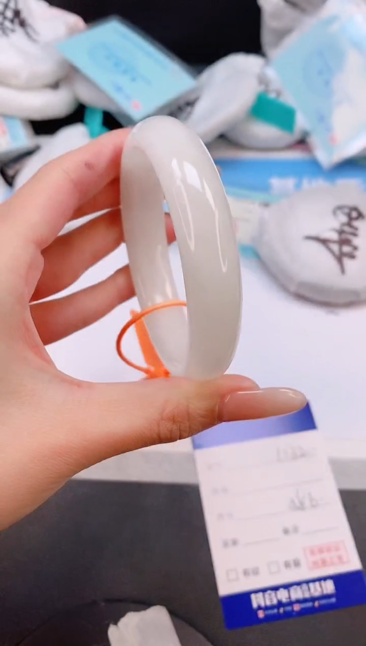 未镶嵌手镯和田玉9L132-58