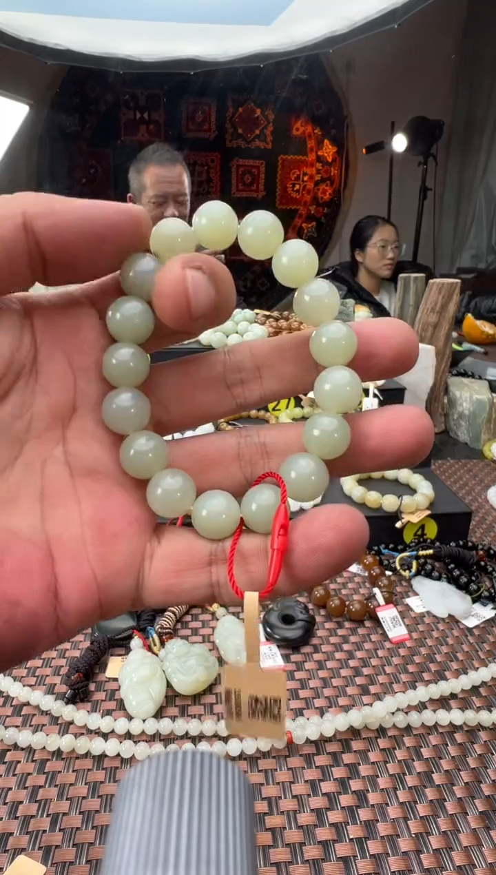 未镶嵌手串和田玉迪克兰卡12青白玉手串