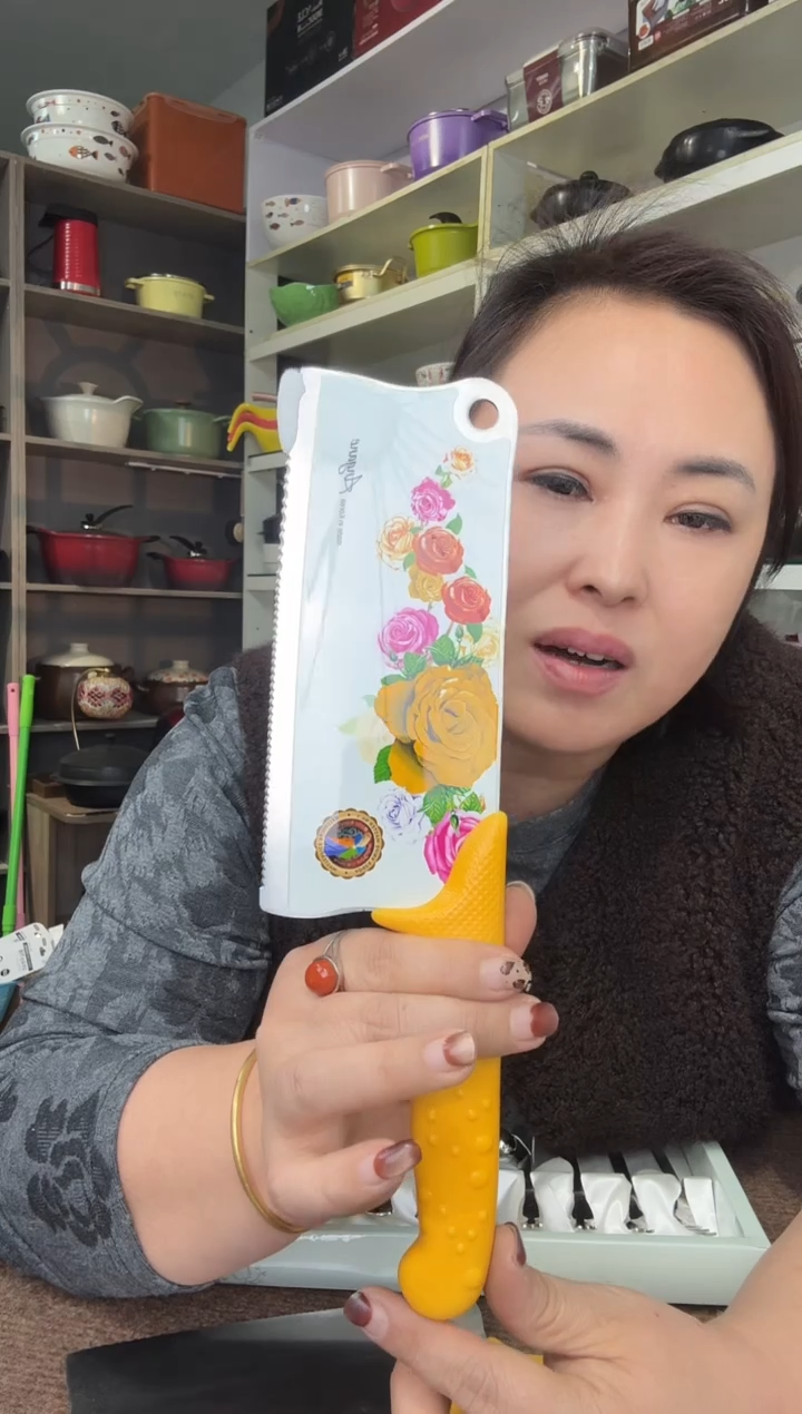 军*姐    刀（瑕疵）