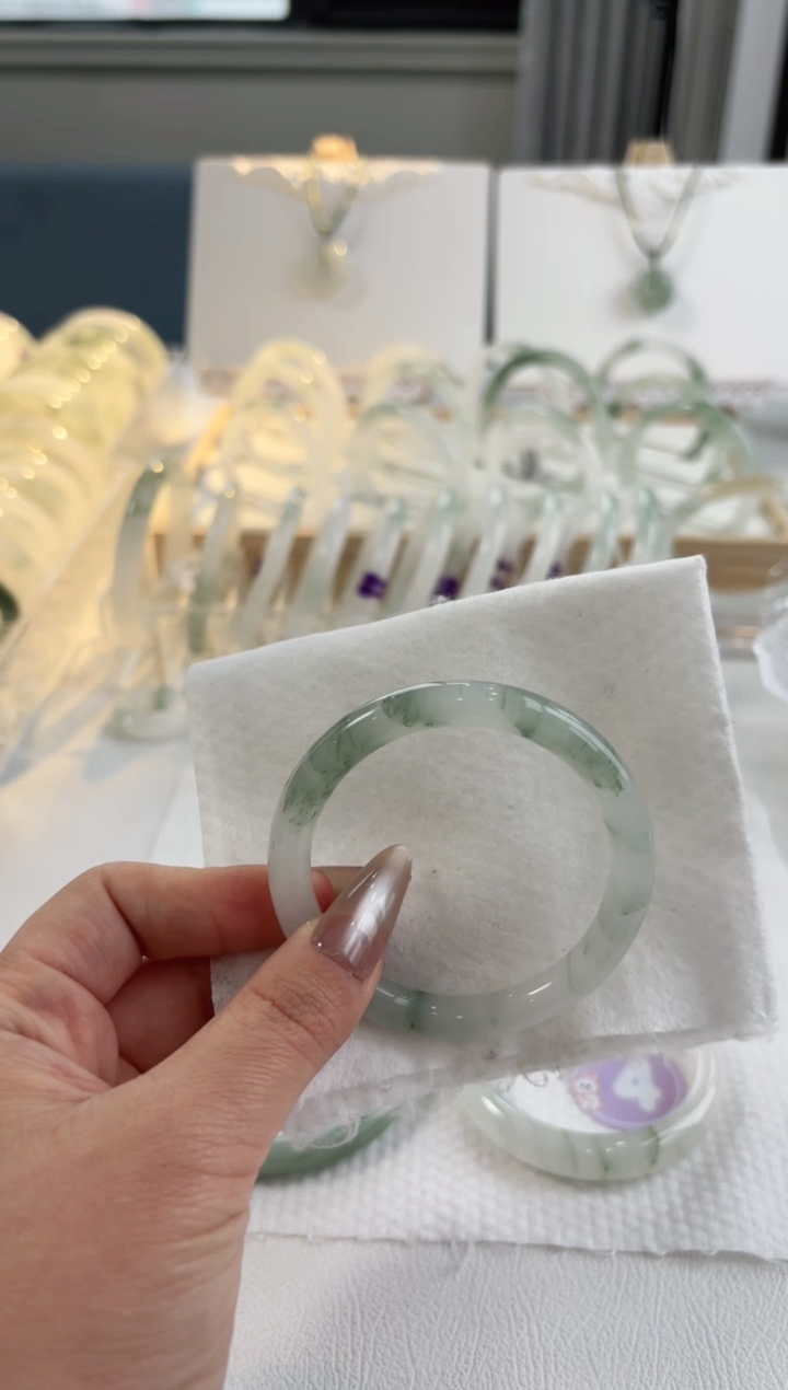 【闪购商品】东陵石手镯未镶嵌53