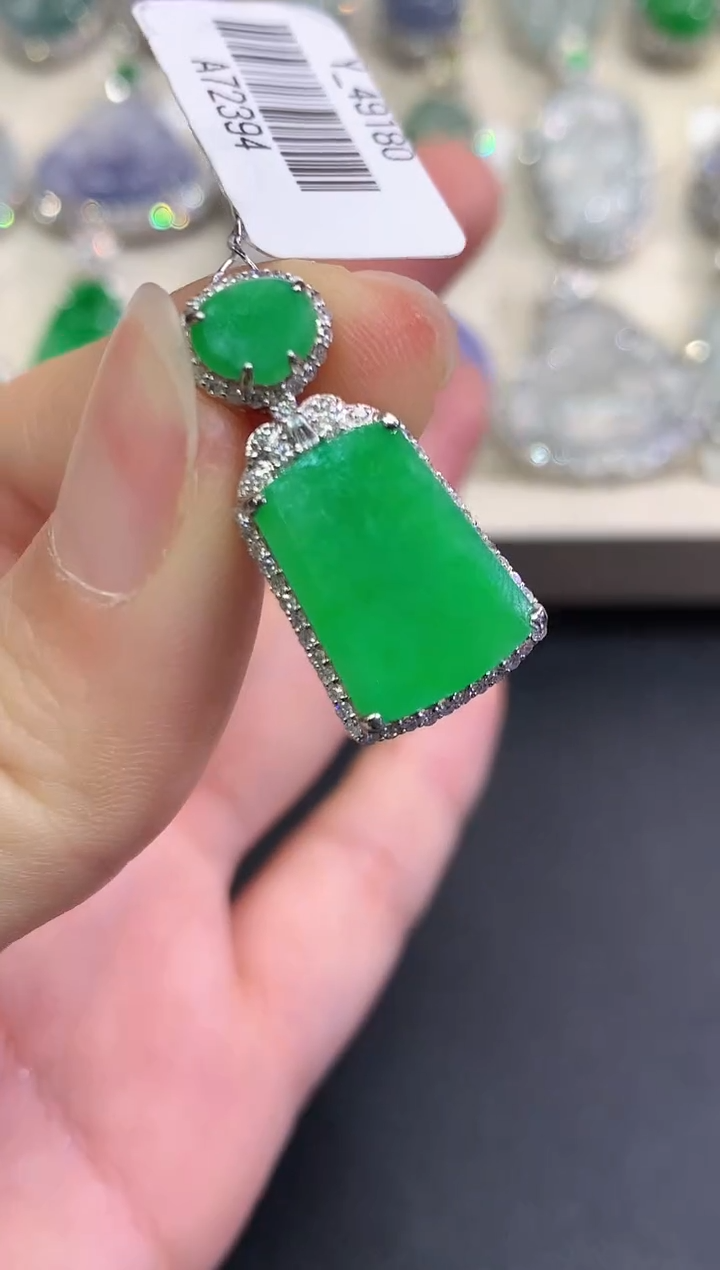 【闪购商品】翡翠颈饰18K金镶嵌B105   